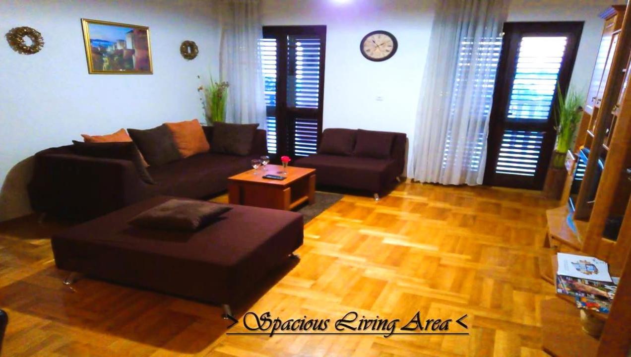 House White Stone Split Apartment โปดสตรานา ห้อง รูปภาพ