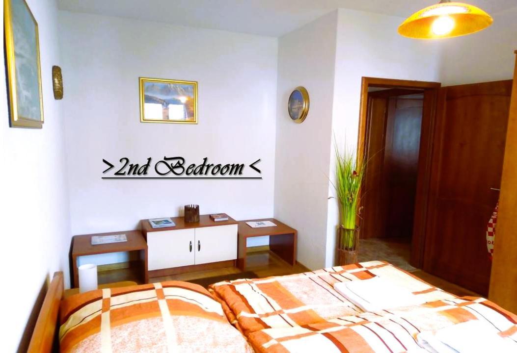 House White Stone Split Apartment โปดสตรานา ห้อง รูปภาพ