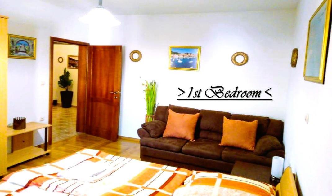 House White Stone Split Apartment โปดสตรานา ห้อง รูปภาพ