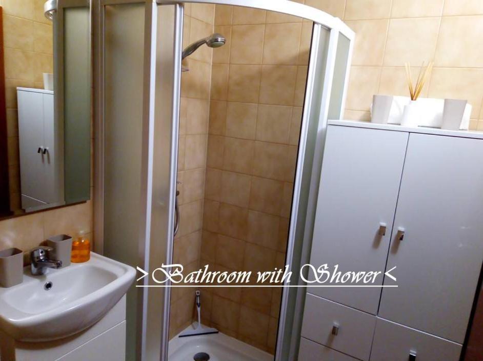 House White Stone Split Apartment โปดสตรานา ห้อง รูปภาพ