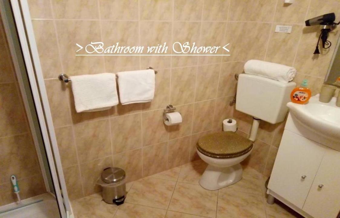 House White Stone Split Apartment โปดสตรานา ห้อง รูปภาพ