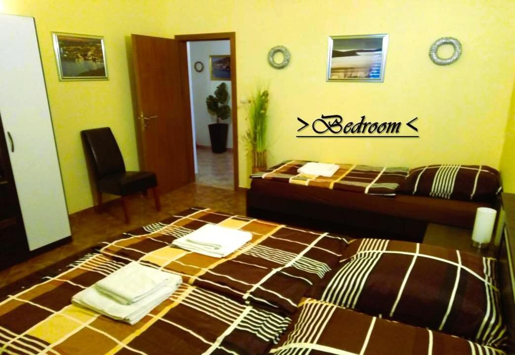 House White Stone Split Apartment โปดสตรานา ห้อง รูปภาพ