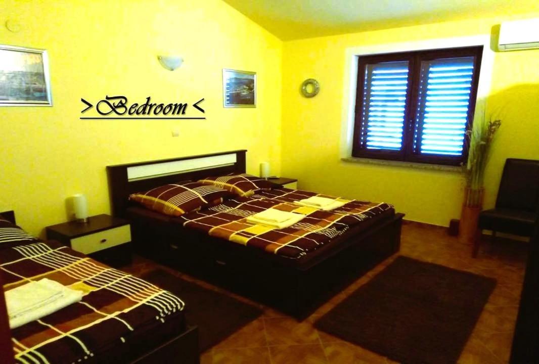 House White Stone Split Apartment โปดสตรานา ห้อง รูปภาพ