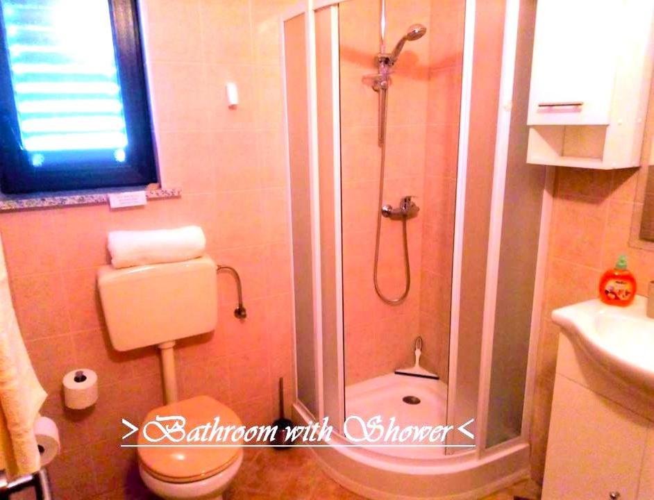 House White Stone Split Apartment โปดสตรานา ห้อง รูปภาพ