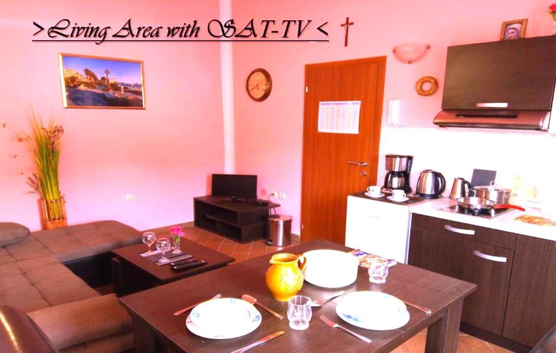 House White Stone Split Apartment โปดสตรานา ห้อง รูปภาพ