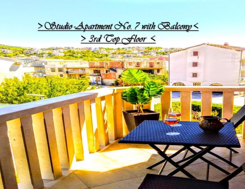 House White Stone Split Apartment โปดสตรานา ห้อง รูปภาพ